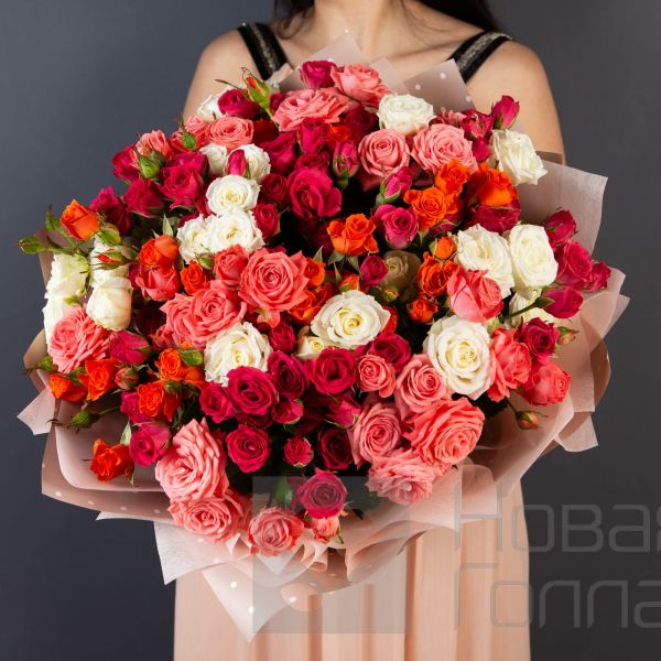 Букет 27 кустовых роз ассорти