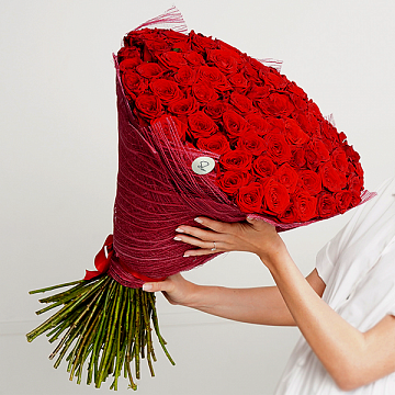 Букет Императрицы 101 красная роза 60 см