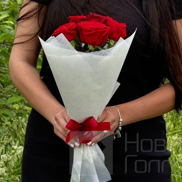 Букет из 5 красных роз (6)