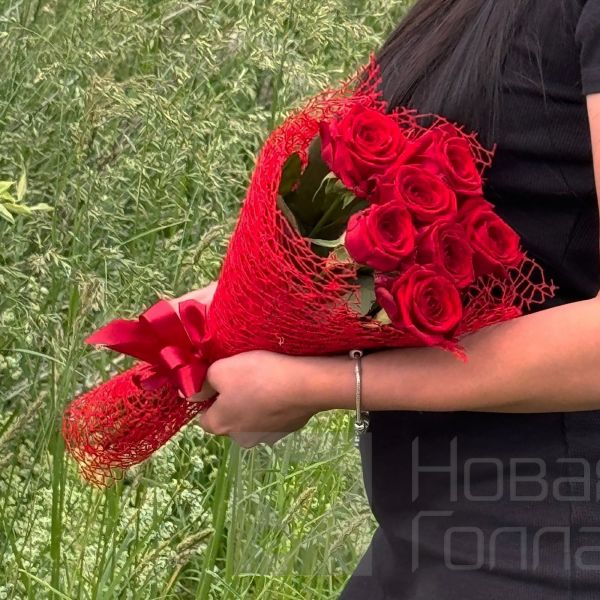 Букет из 7 красных роз  40 см  (11)