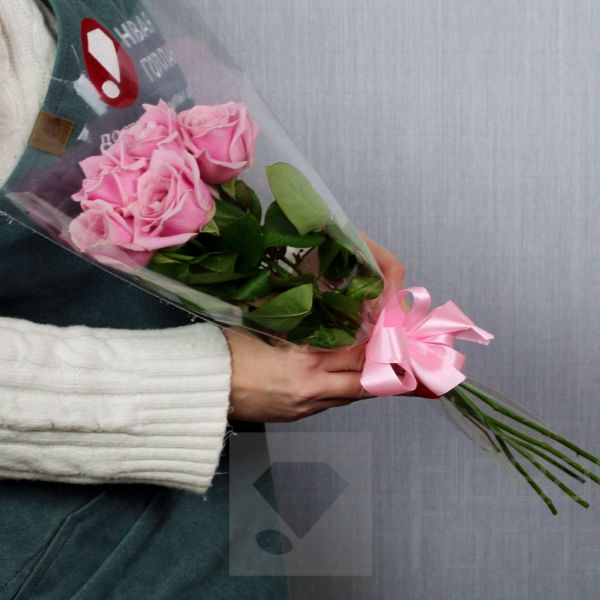 Букет из 5 розовых роз