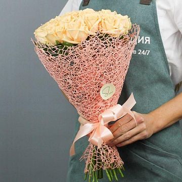 Букет 21 кремовая роза 40см