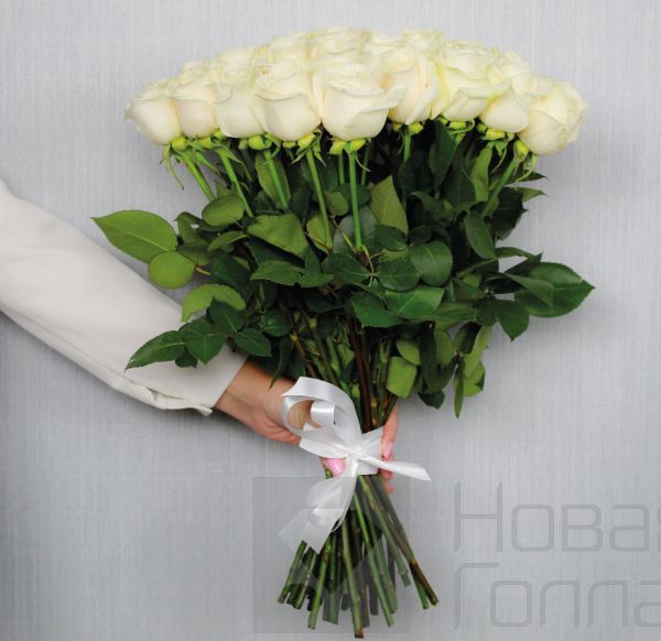 35 белых роз Эквадор 50 см