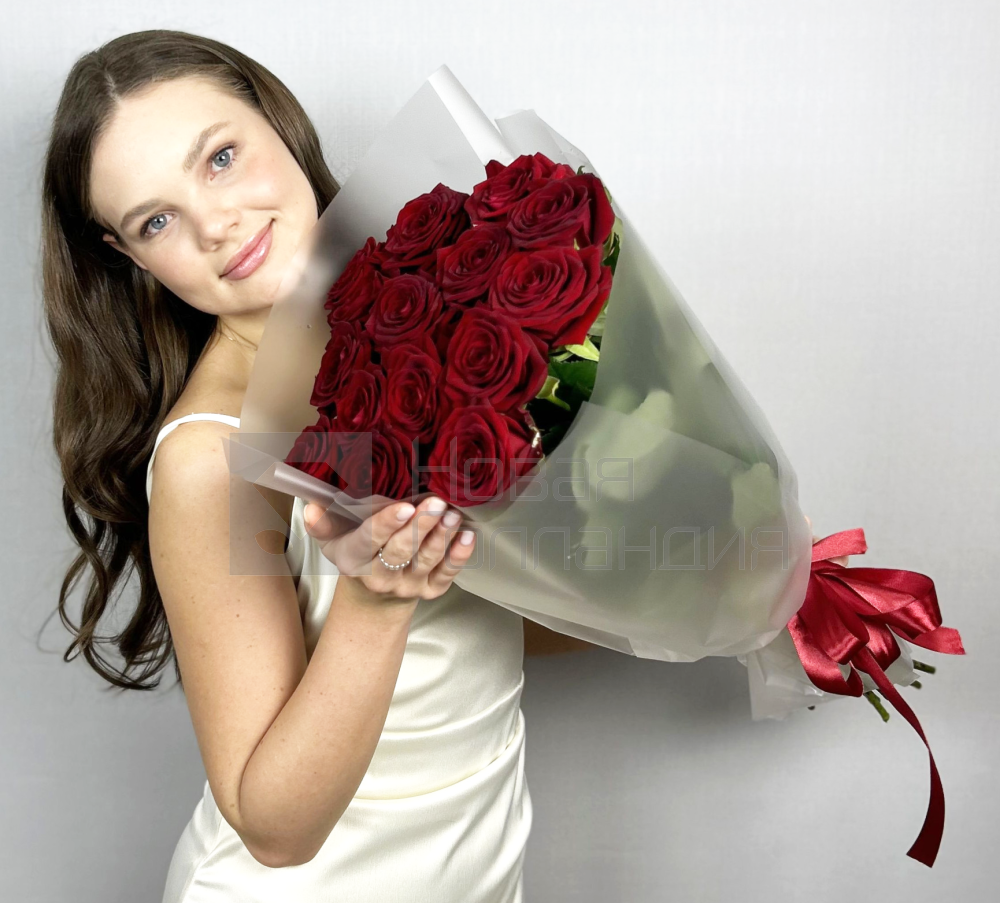 Букет 15 красных роз 50см