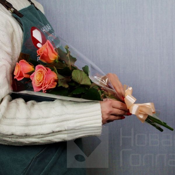 Букет из 3 персиково-розовых роз